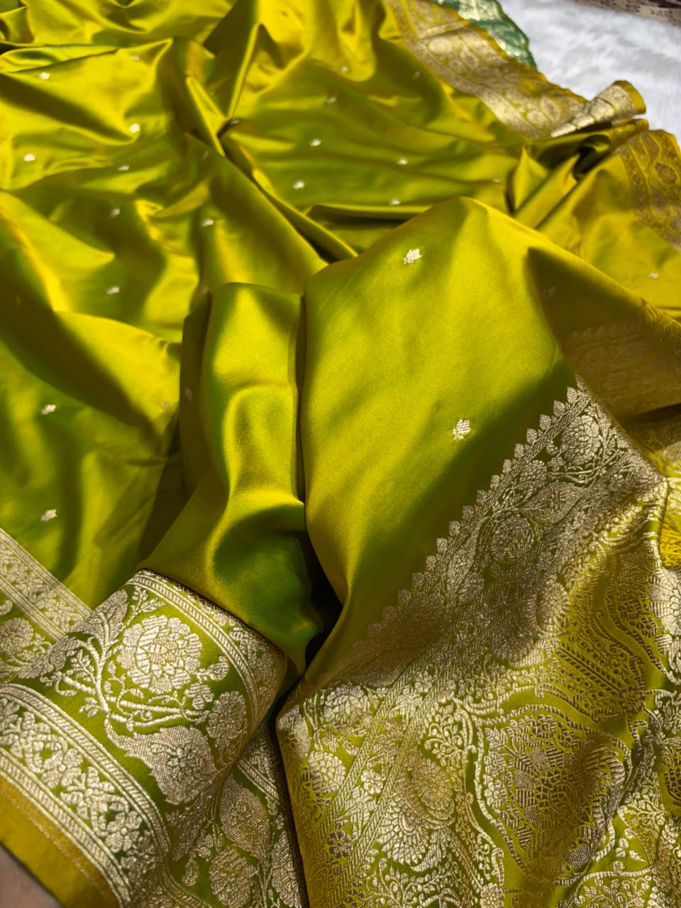 Liril Green Shades Booti Pattern Mashru Silk Saree