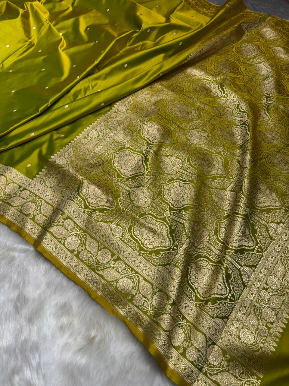 Liril Green Shades Booti Pattern Mashru Silk Saree