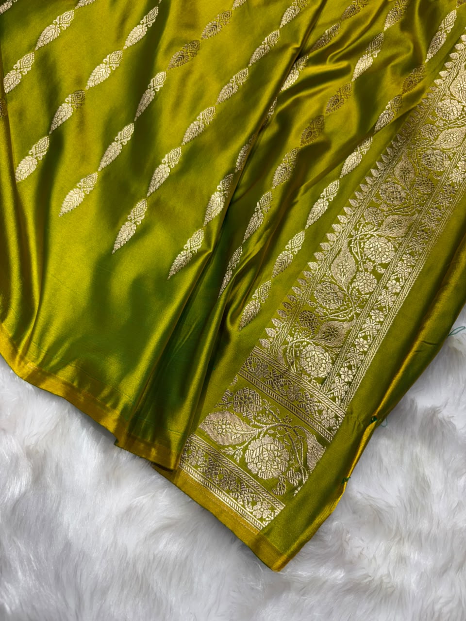 Liril Green Shades Booti Pattern Mashru Silk Saree