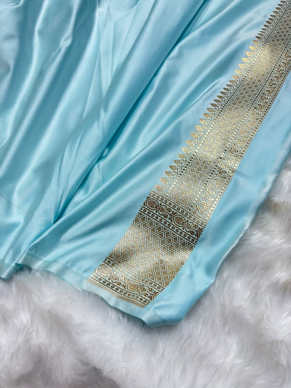 Sky Blue Shades Tanchoi Jaal Mashru Silk Saree