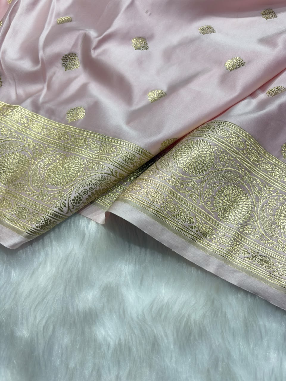 Baby Pink Shades Banarasi Boota Pattern Mashru Silk Saree
