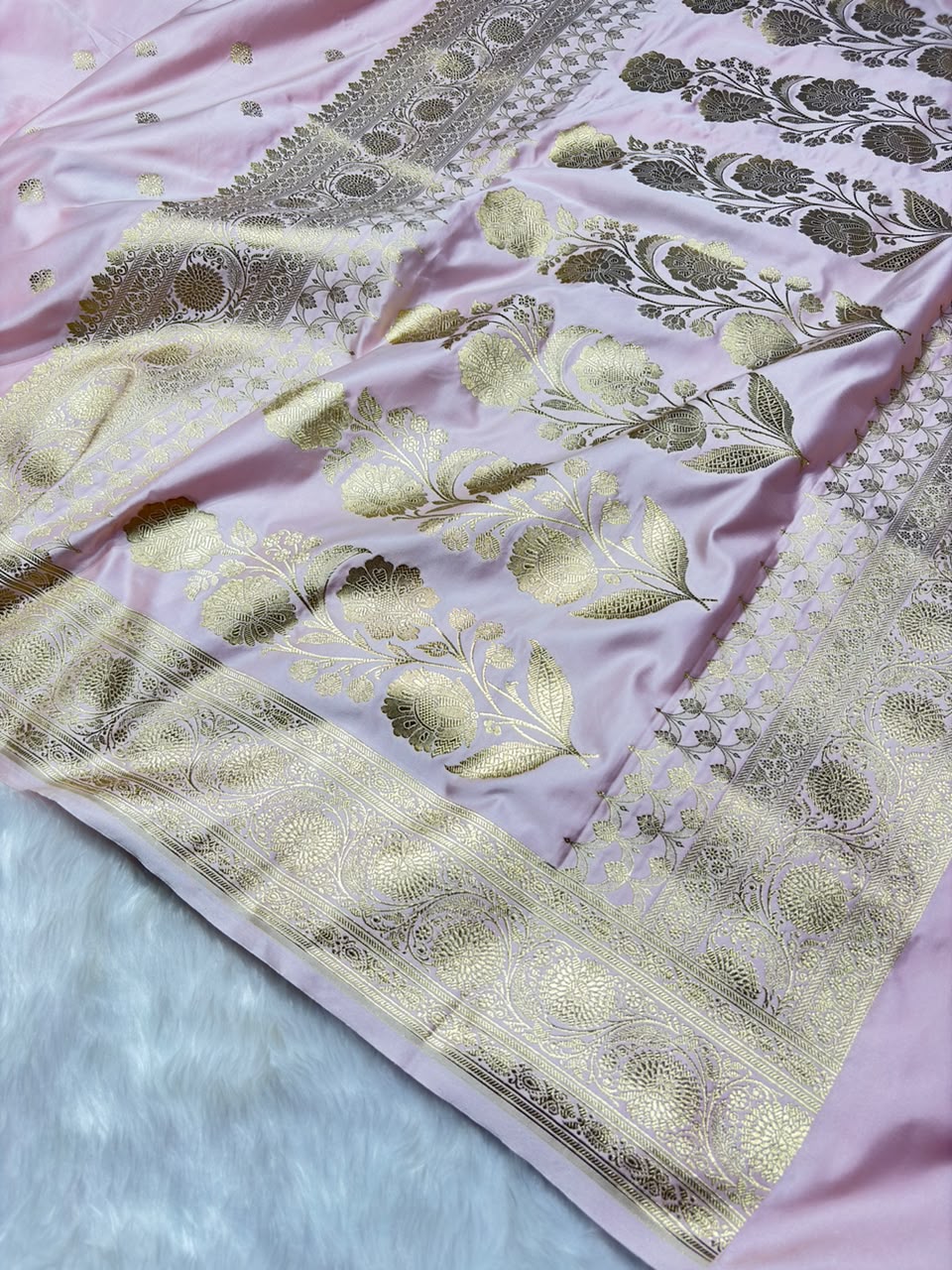 Baby Pink Shades Banarasi Boota Pattern Mashru Silk Saree