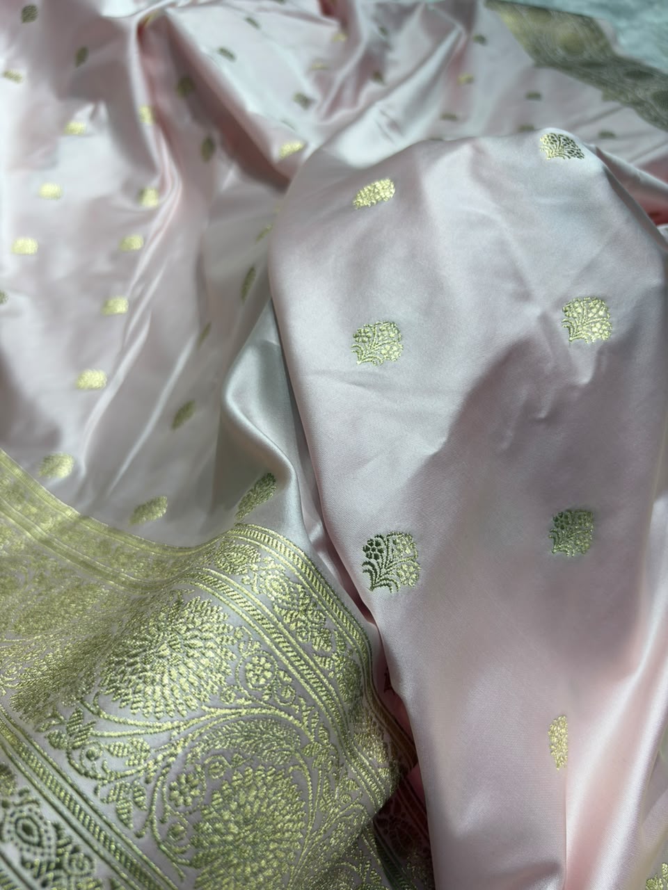 Baby Pink Shades Banarasi Boota Pattern Mashru Silk Saree