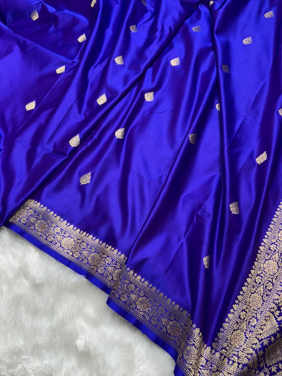 Royal Purple Shades Floral Booti Mashru Silk Saree