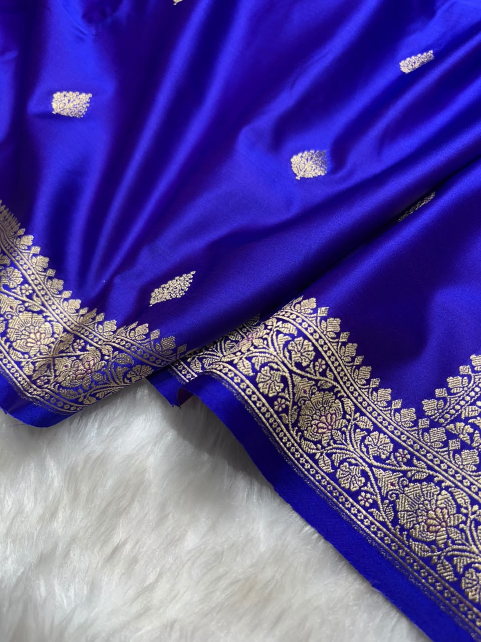Royal Purple Shades Floral Booti Mashru Silk Saree