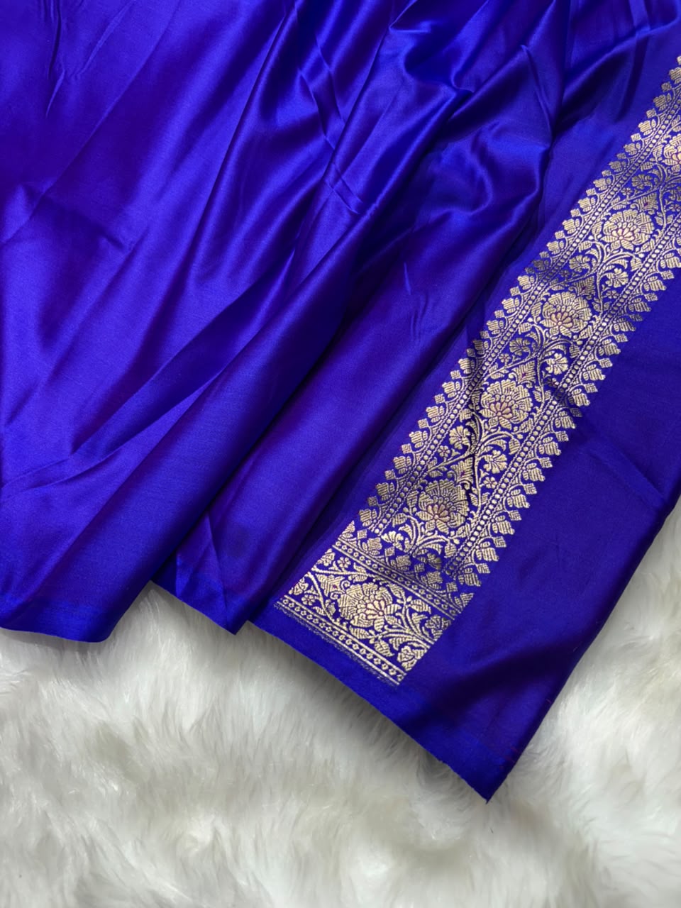Royal Purple Shades Floral Booti Mashru Silk Saree
