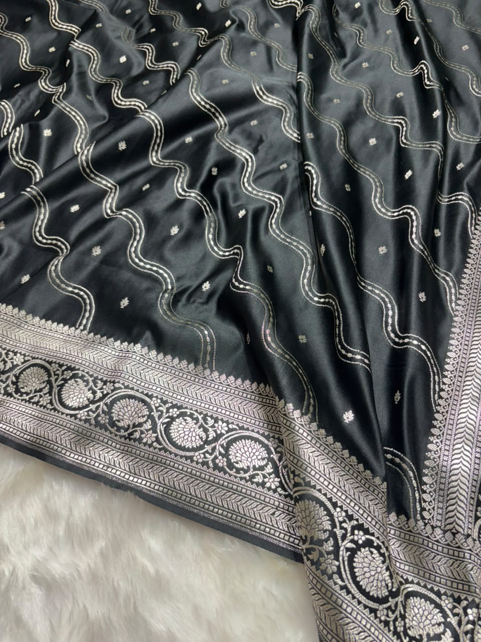 Black Shades Banarasi Leheriya with Booti Mashru Silk Saree