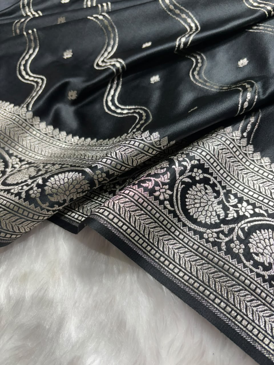 Black Shades Banarasi Leheriya with Booti Mashru Silk Saree