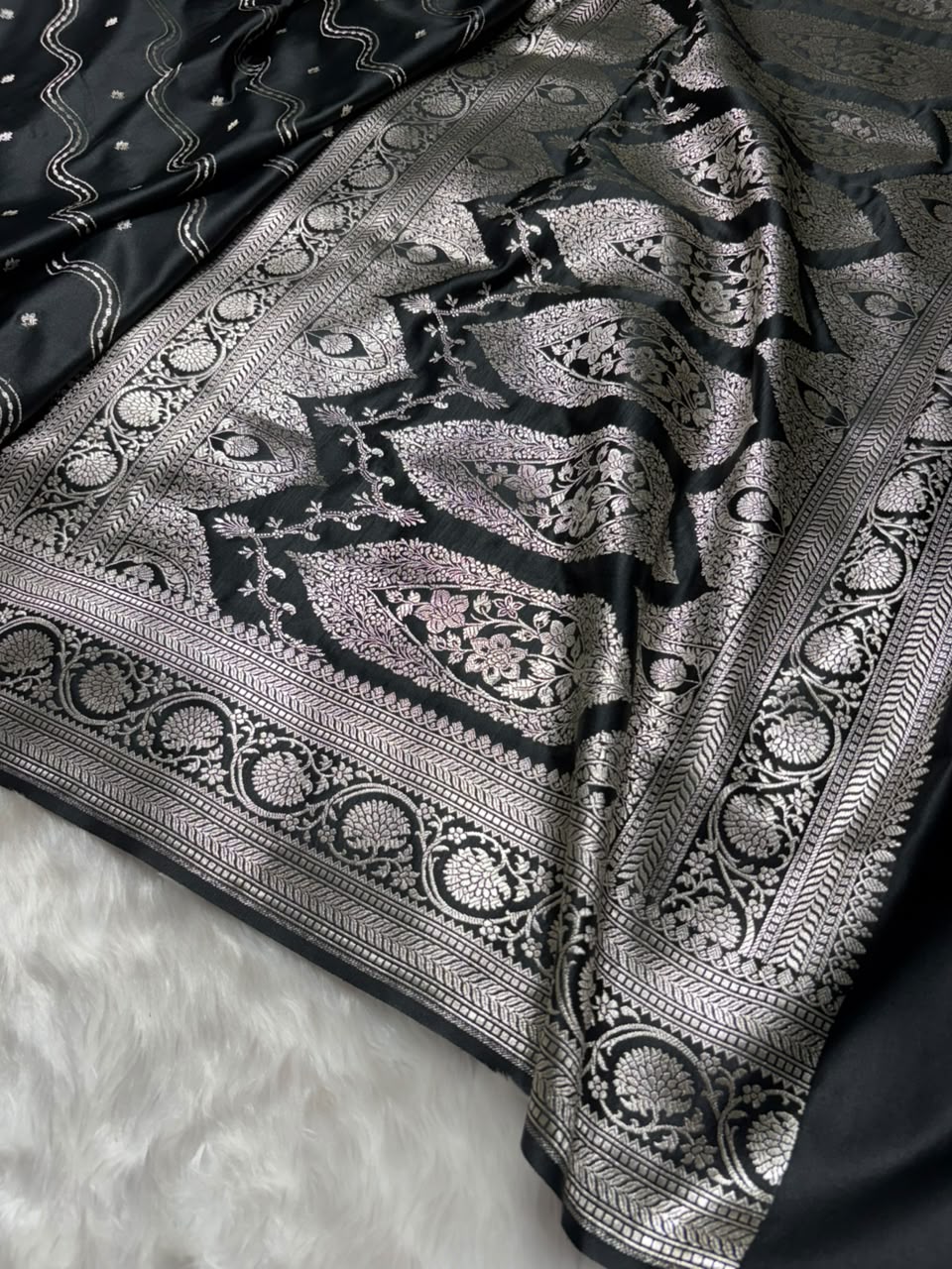 Black Shades Banarasi Leheriya with Booti Mashru Silk Saree