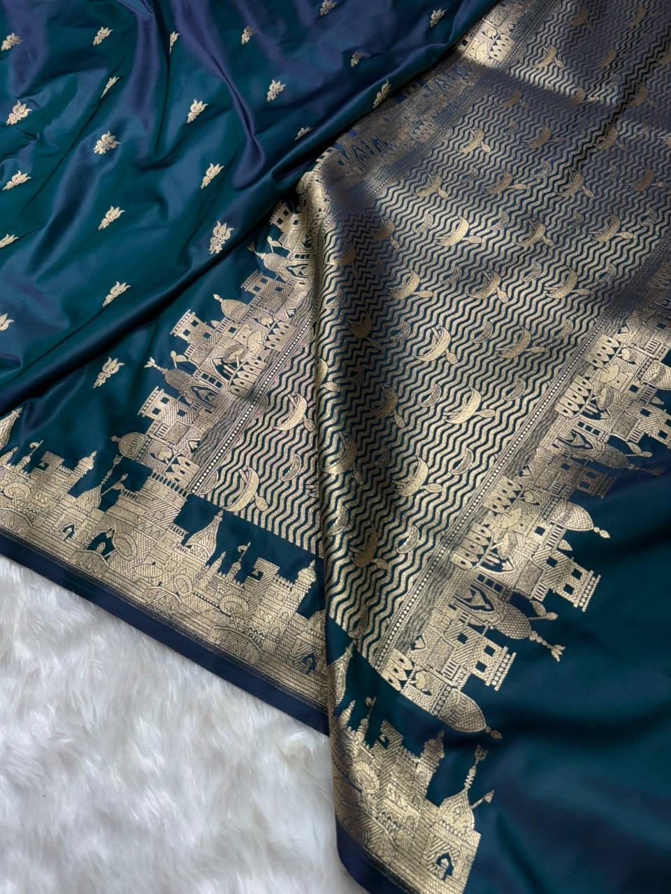 Peacock Shades Banarasi Unique Ghat Pattern Mashru Silk Saree
