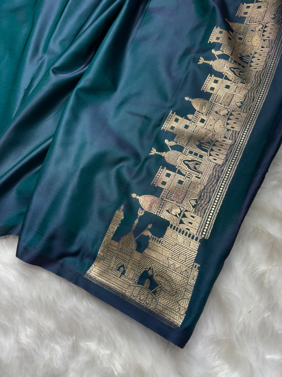 Peacock Shades Banarasi Unique Ghat Pattern Mashru Silk Saree