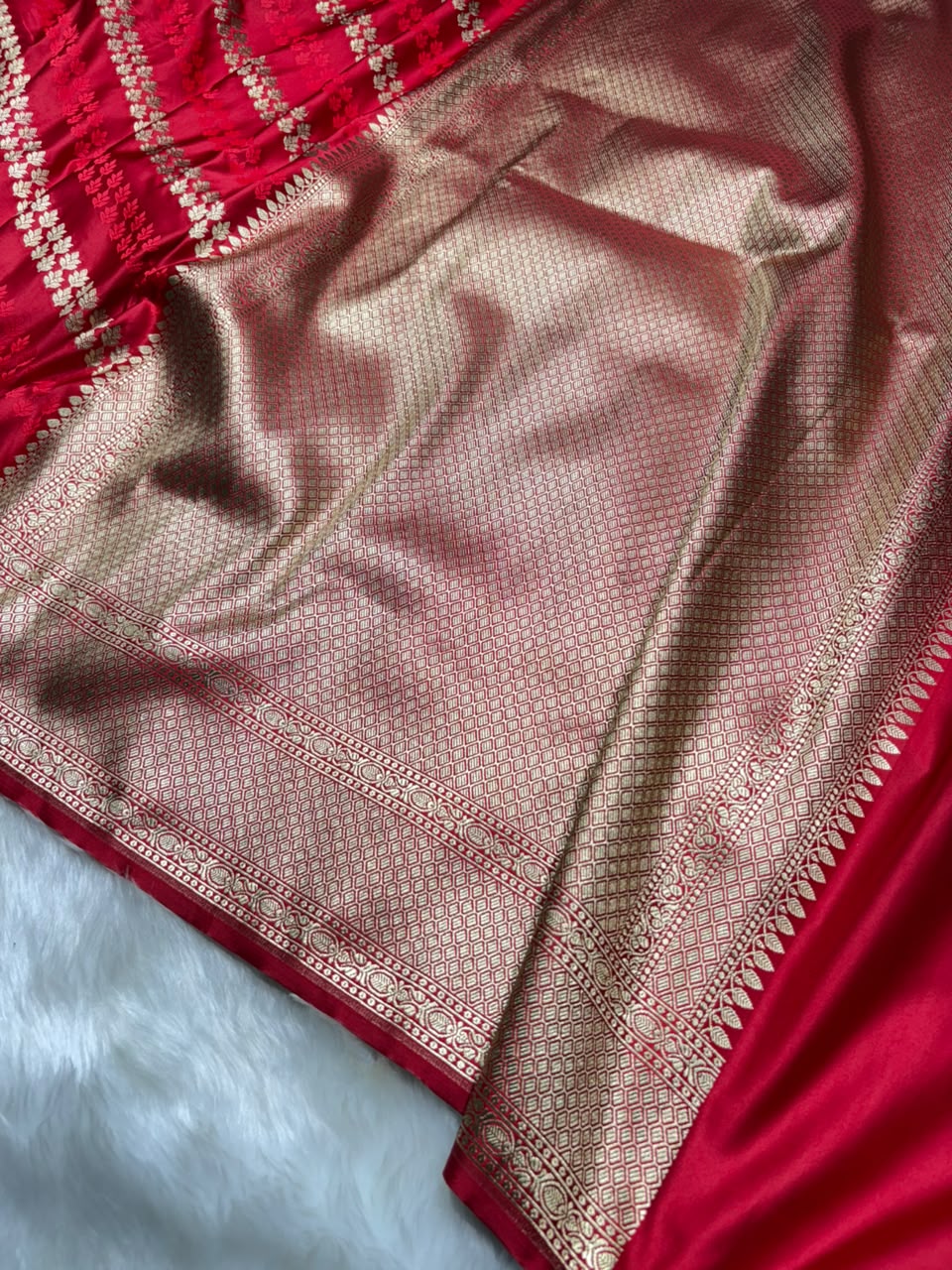 Red Shades Floral Cross Banarasi Mashru Silk Saree
