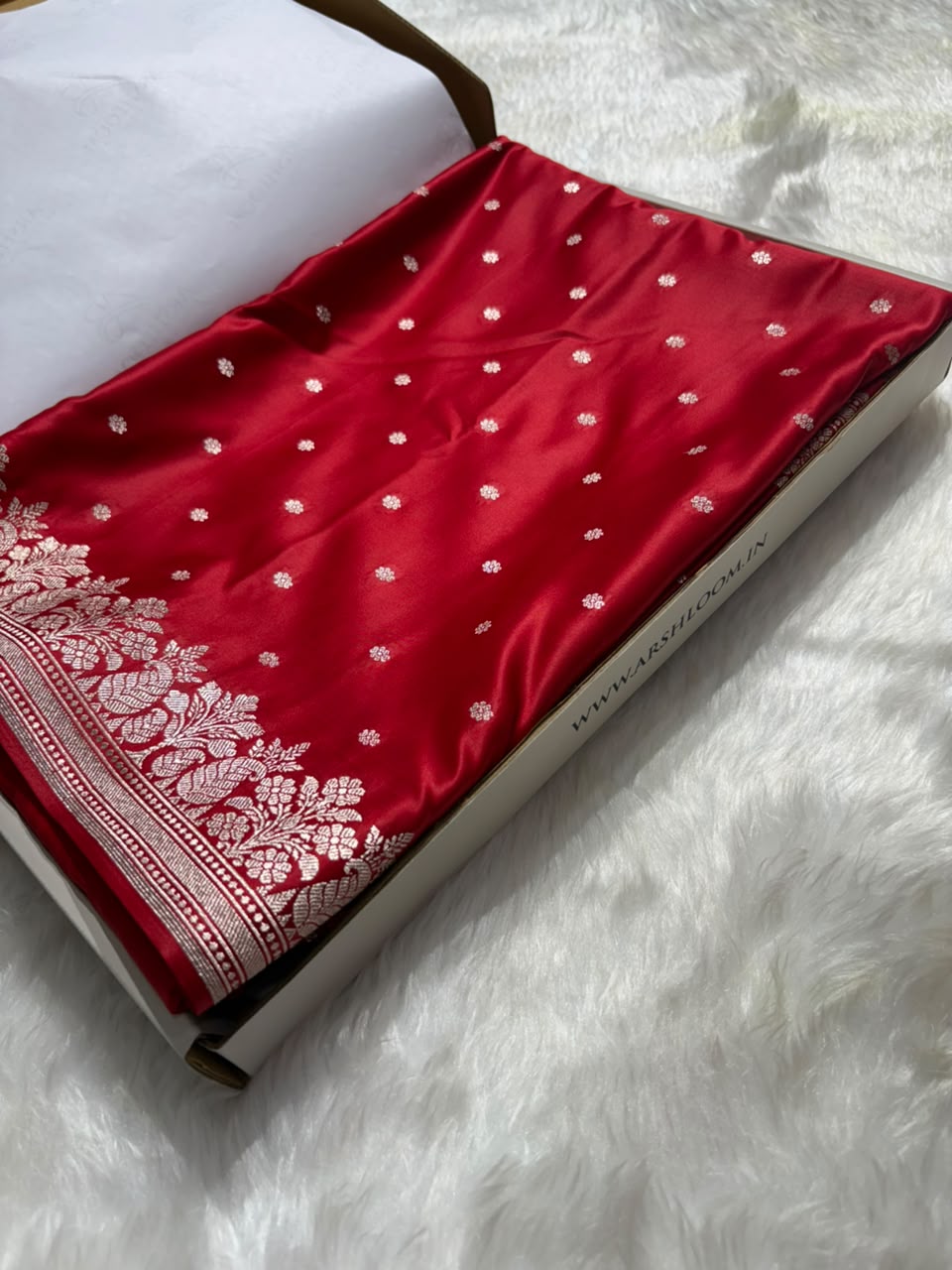 Red Shades Banarasi Booti with Floral Border Mashru Silk Saree
