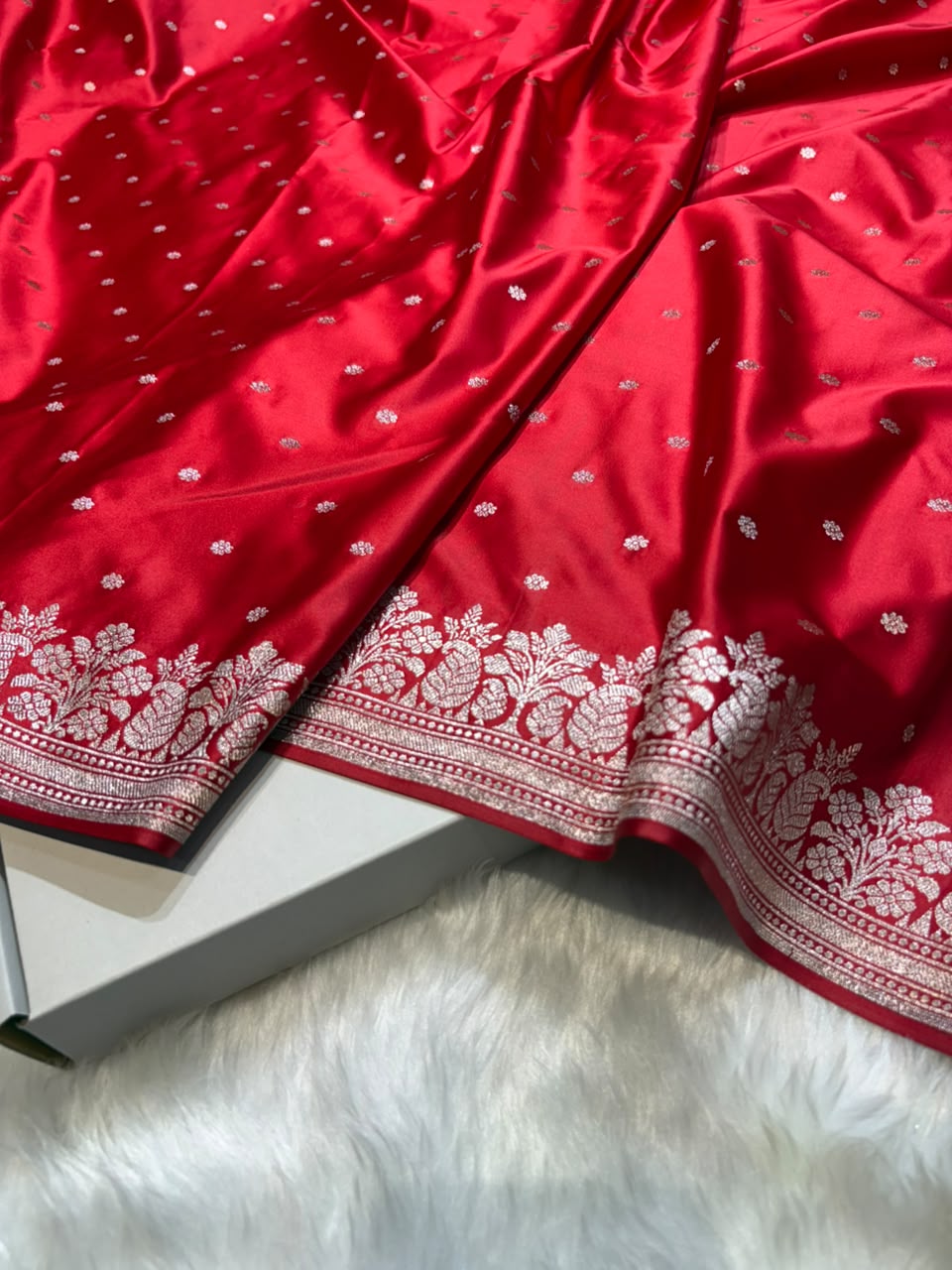 Red Shades Banarasi Booti with Floral Border Mashru Silk Saree
