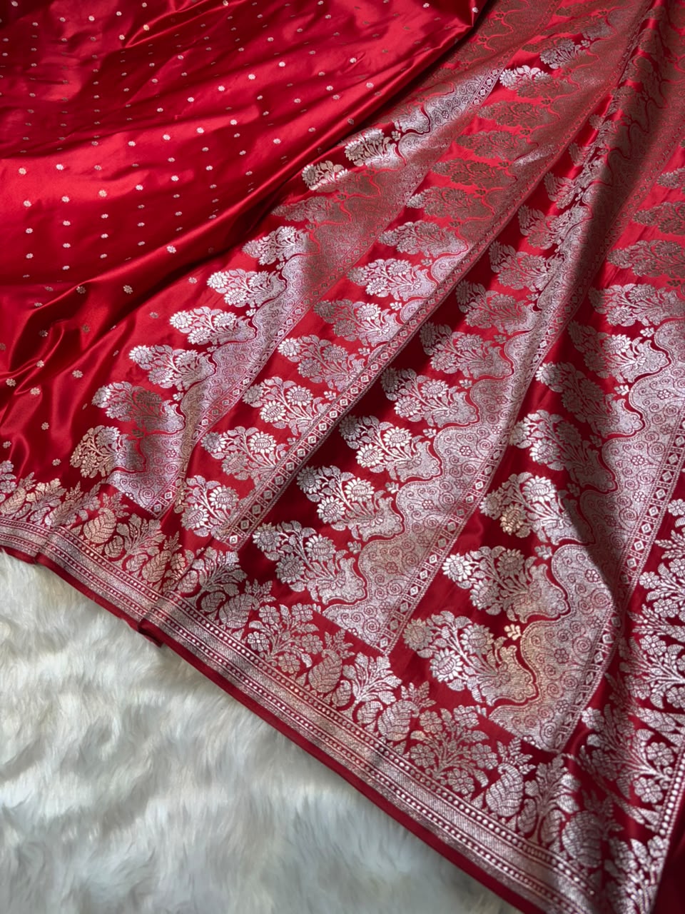 Red Shades Banarasi Booti with Floral Border Mashru Silk Saree