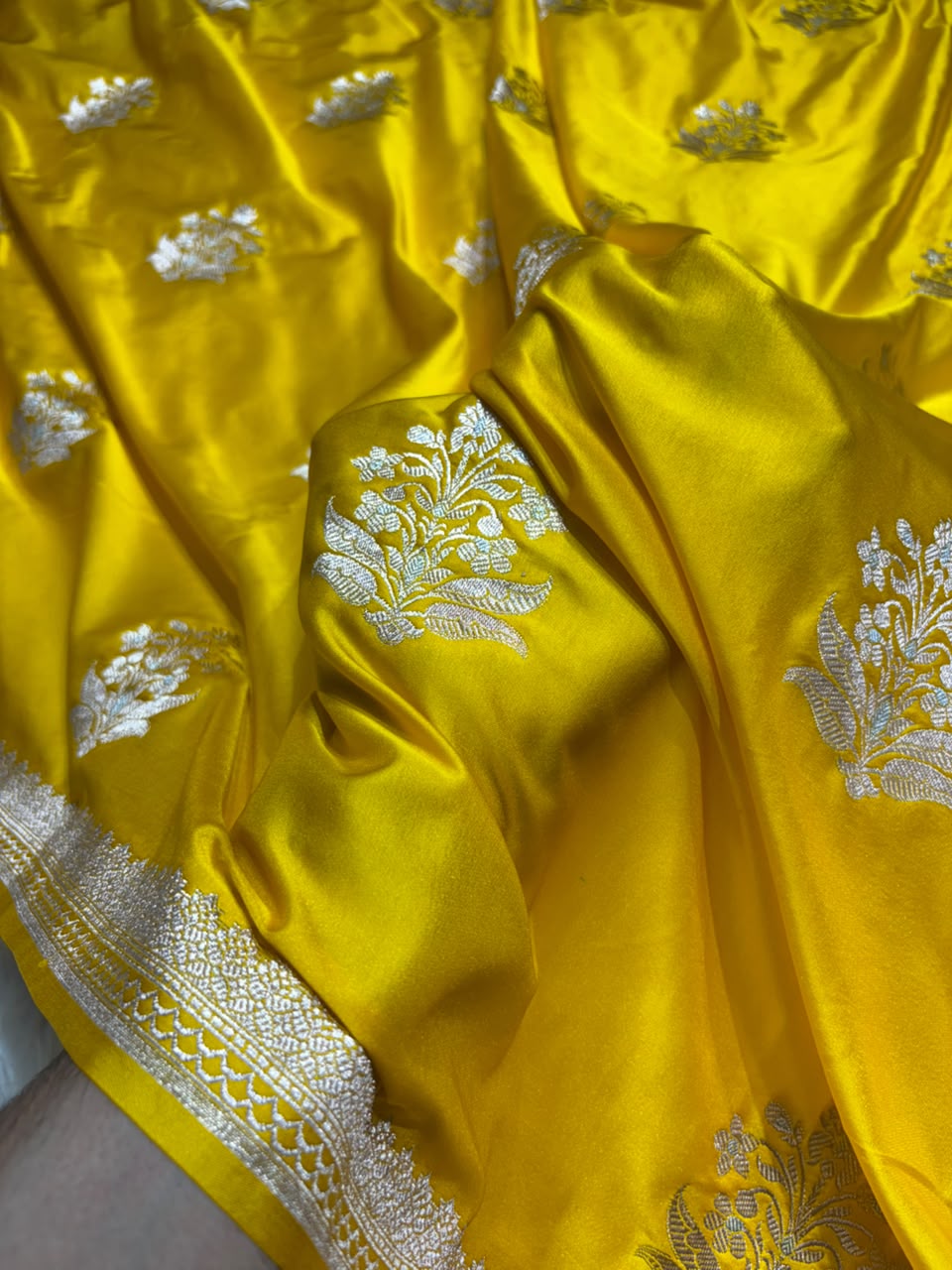 Mustard Yellow Shades Banarasi Floral Boota Pattern Mashru Silk Saree