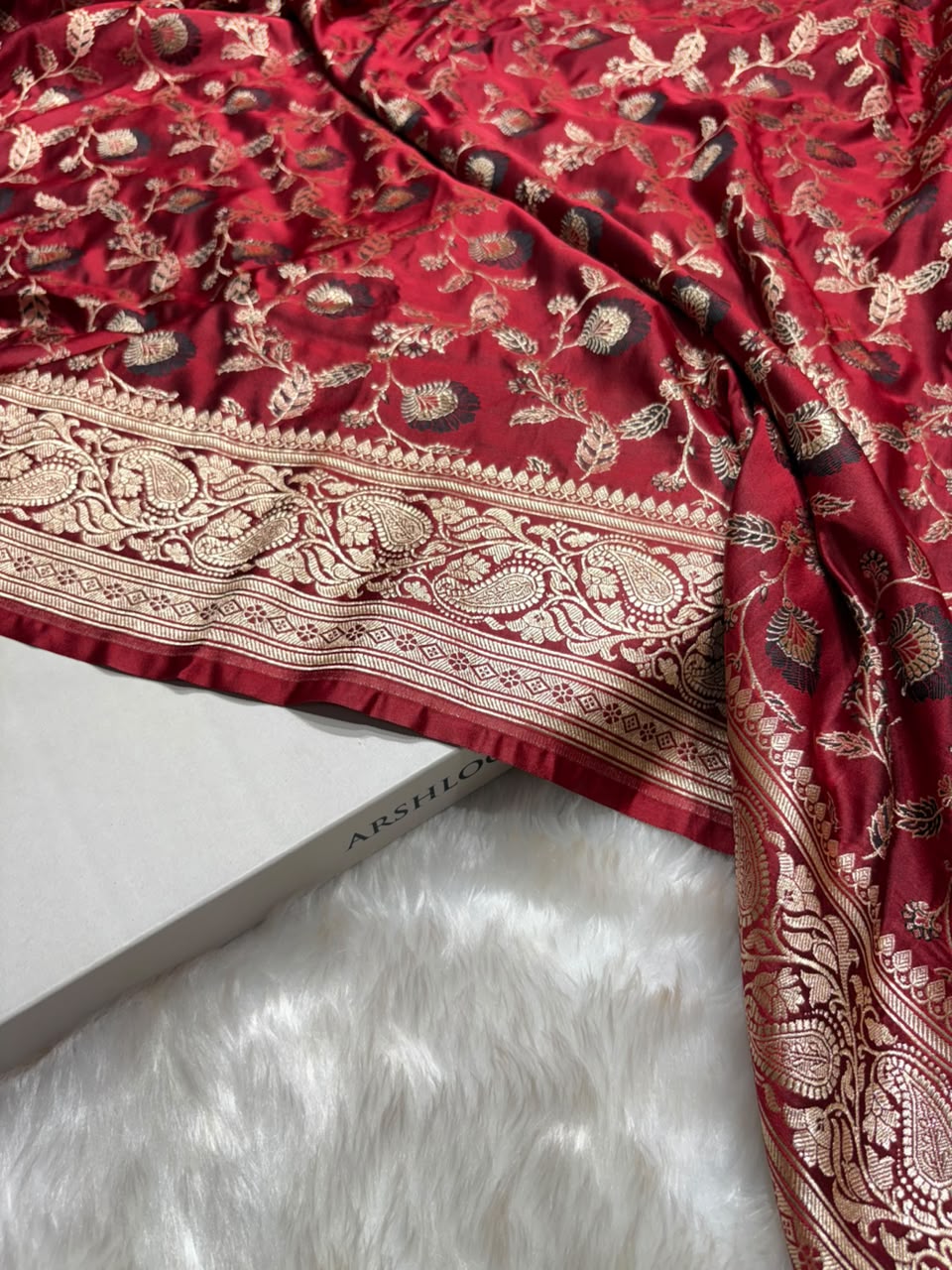 Maroon Shades Floral Minakari Jaal Pattern Mashru Silk Saree