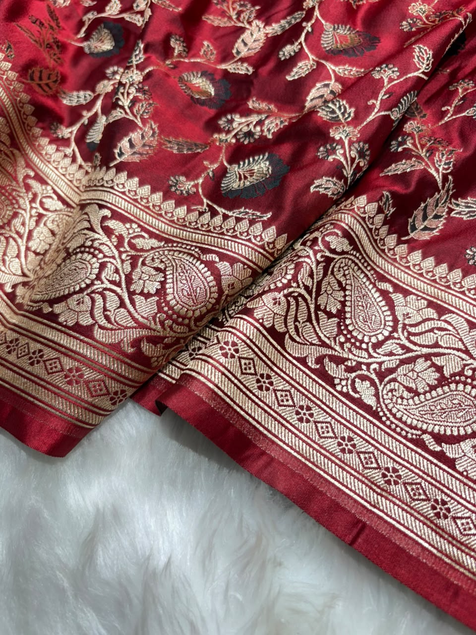 Maroon Shades Floral Minakari Jaal Pattern Mashru Silk Saree
