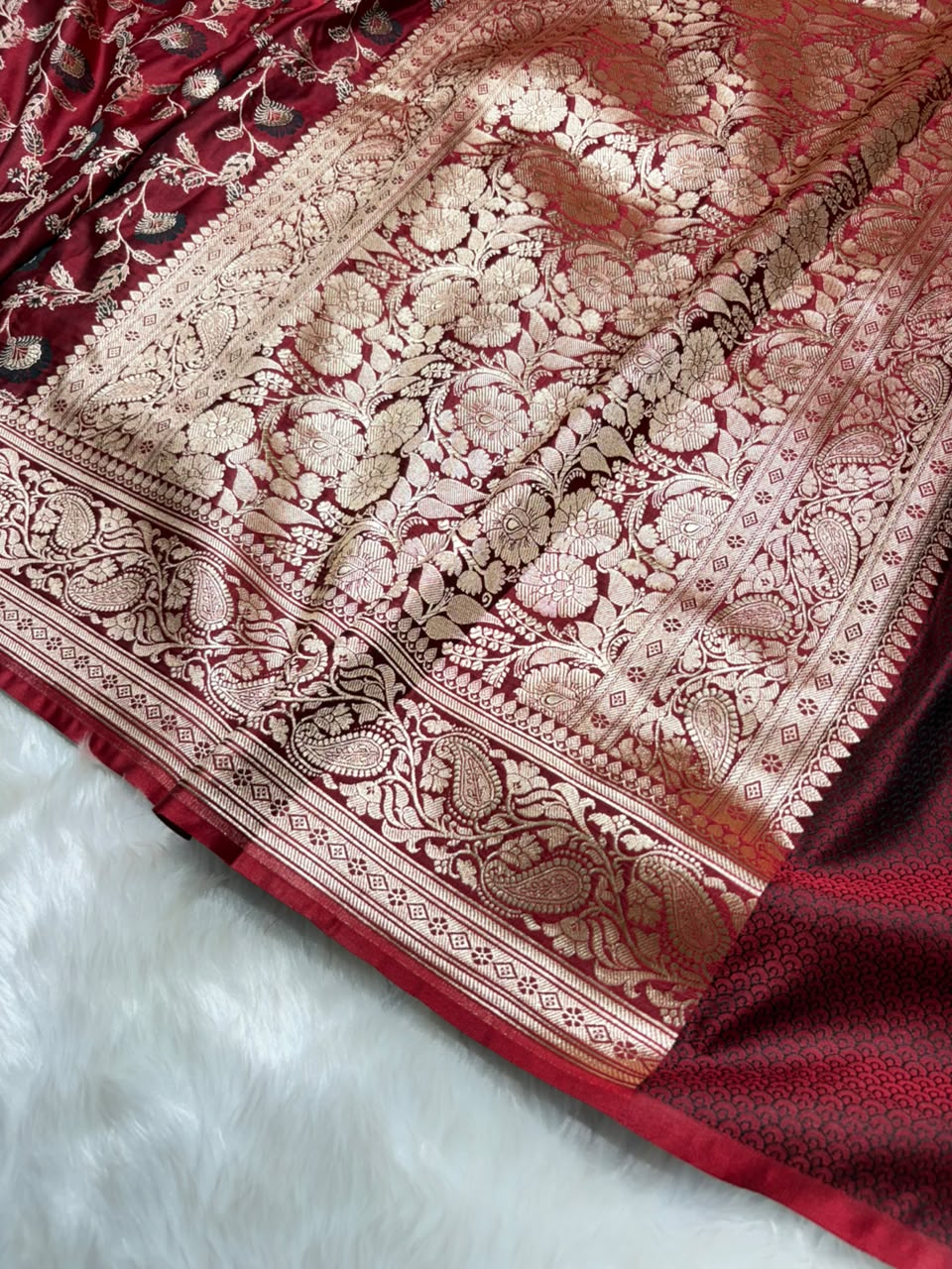 Maroon Shades Floral Minakari Jaal Pattern Mashru Silk Saree