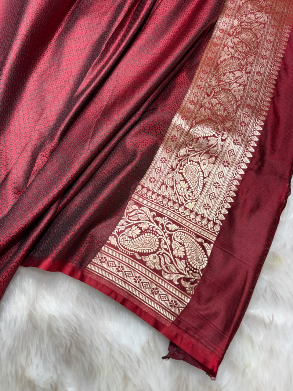 Maroon Shades Floral Minakari Jaal Pattern Mashru Silk Saree
