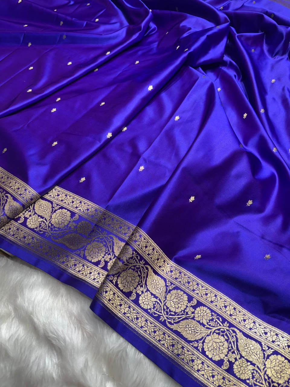 Royal Purple Shades Booti Pattern Mashru Silk Saree