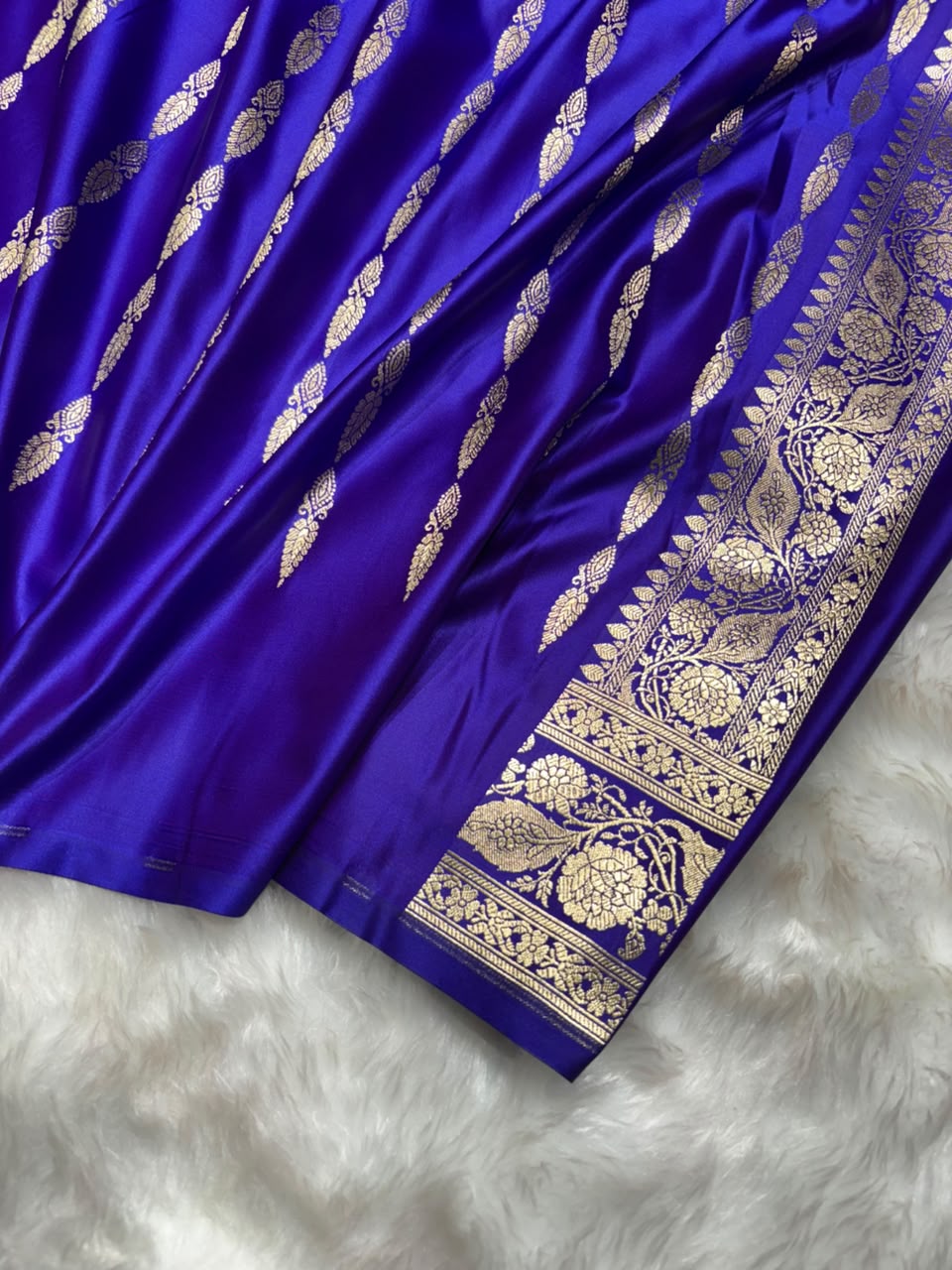 Royal Purple Shades Booti Pattern Mashru Silk Saree