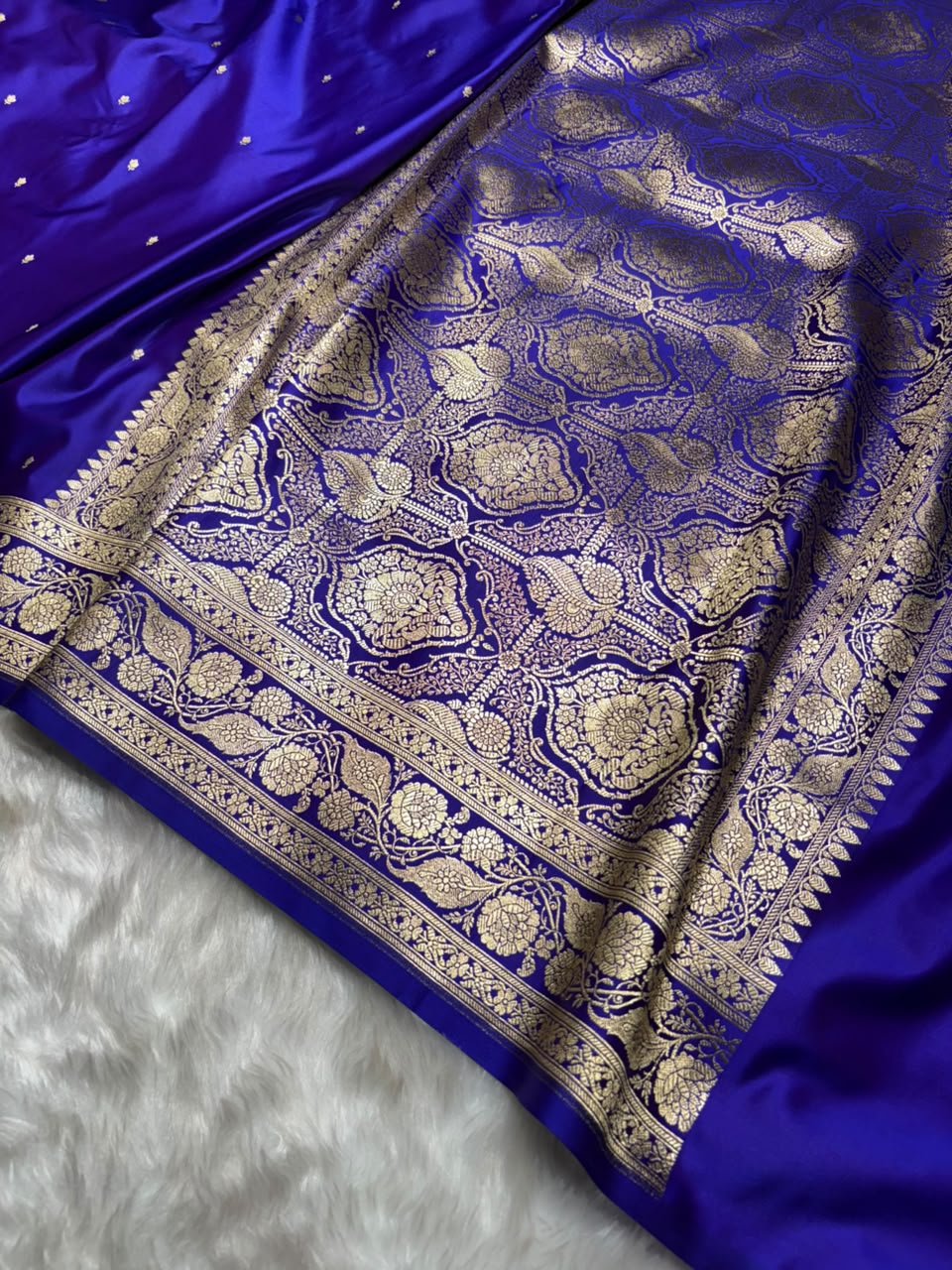 Royal Purple Shades Booti Pattern Mashru Silk Saree