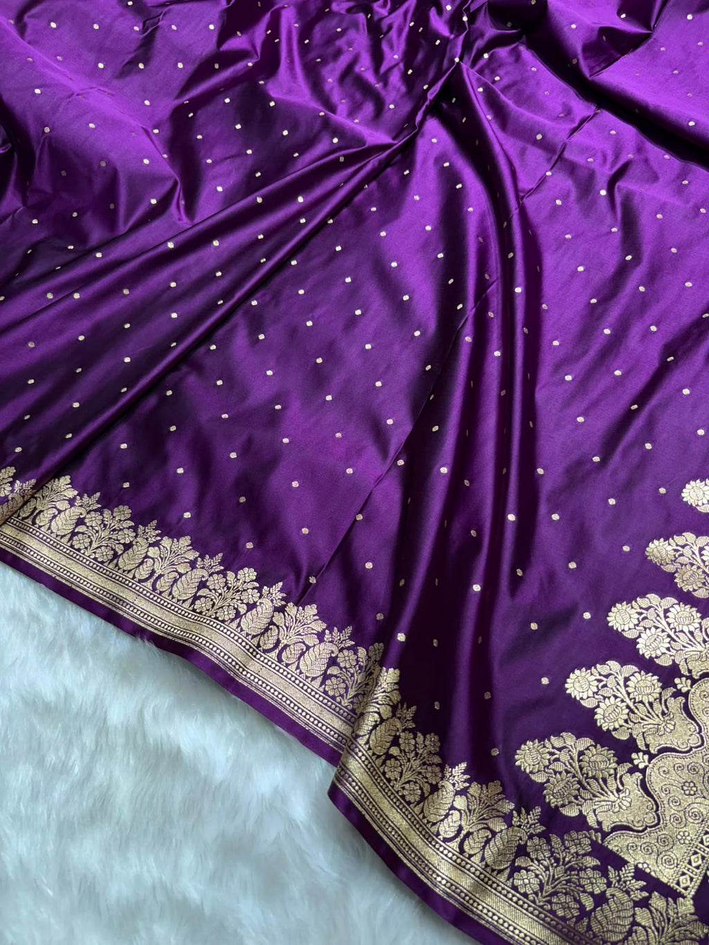 Wine Purple Shades Banarasi Booti with Floral Border Mashru Silk Saree