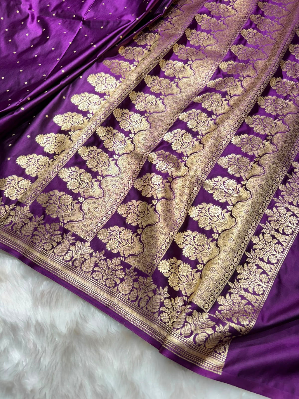 Wine Purple Shades Banarasi Booti with Floral Border Mashru Silk Saree