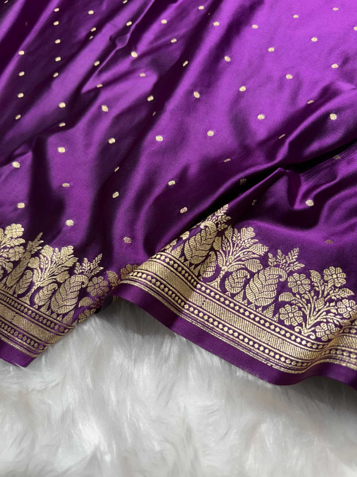 Wine Purple Shades Banarasi Booti with Floral Border Mashru Silk Saree