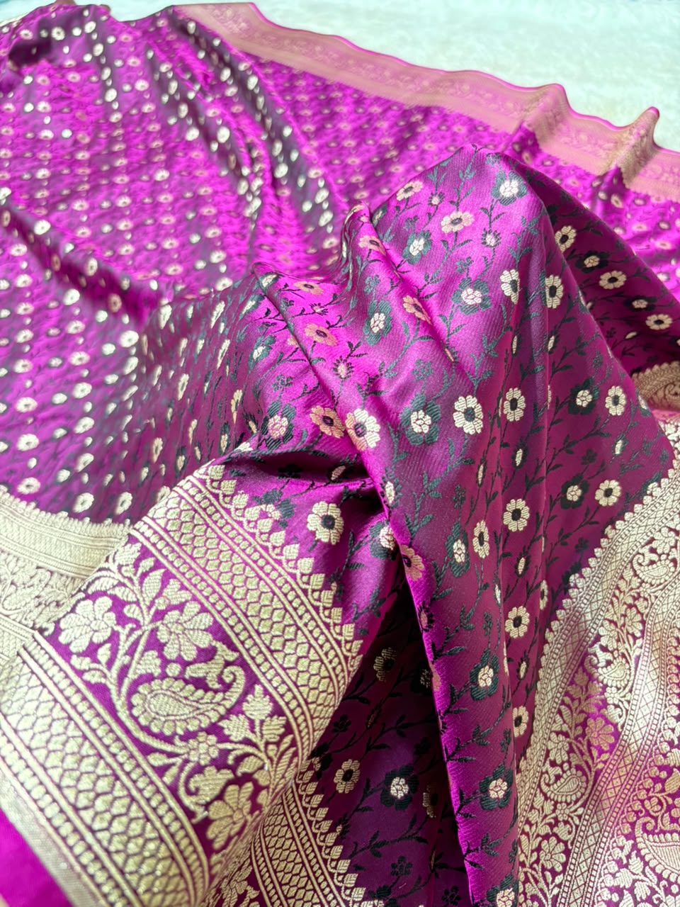 Magenta Shades Jaal Minakari Floral Pattern Mashru Silk Saree
