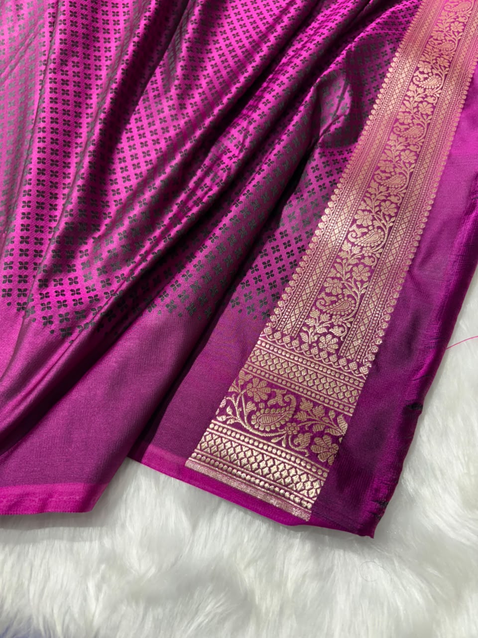 Magenta Shades Jaal Minakari Floral Pattern Mashru Silk Saree
