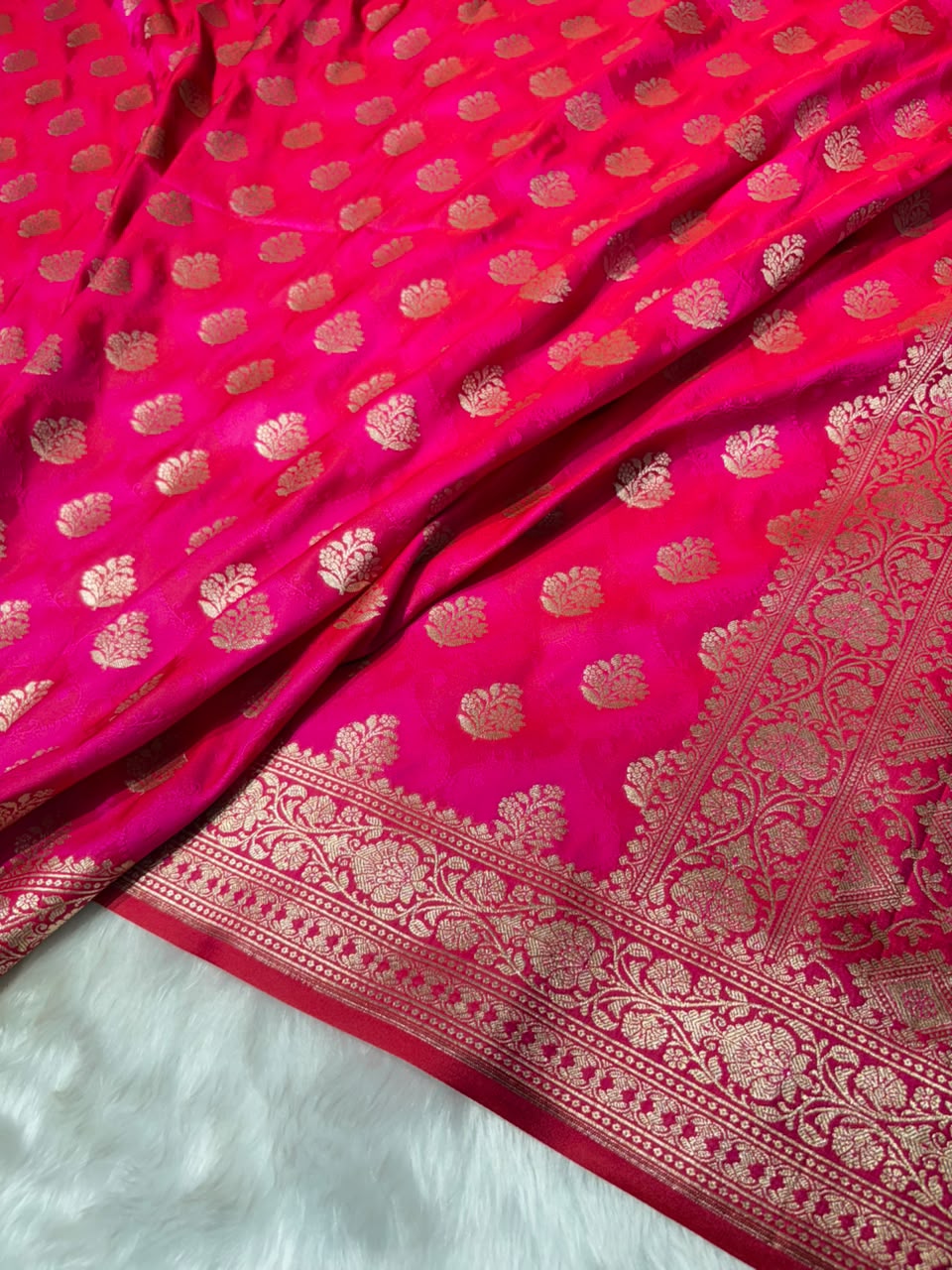 Rani Pink Shades Floral Booti with Tanchoi Pattern Mashru Silk Saree