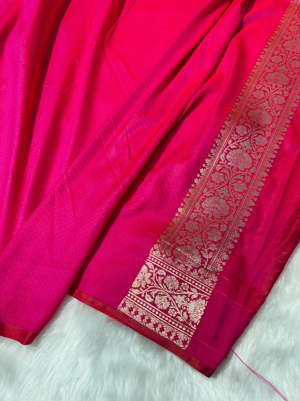 Rani Pink Shades Floral Booti with Tanchoi Pattern Mashru Silk Saree
