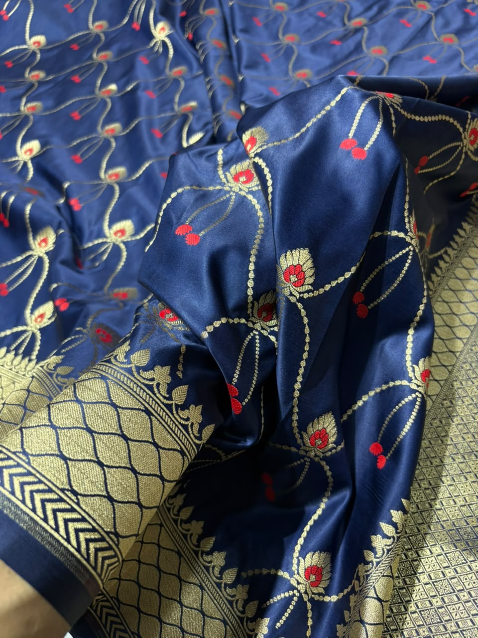 Navy Blue Shades Minakari Jaal Pattern Mashru Silk Saree