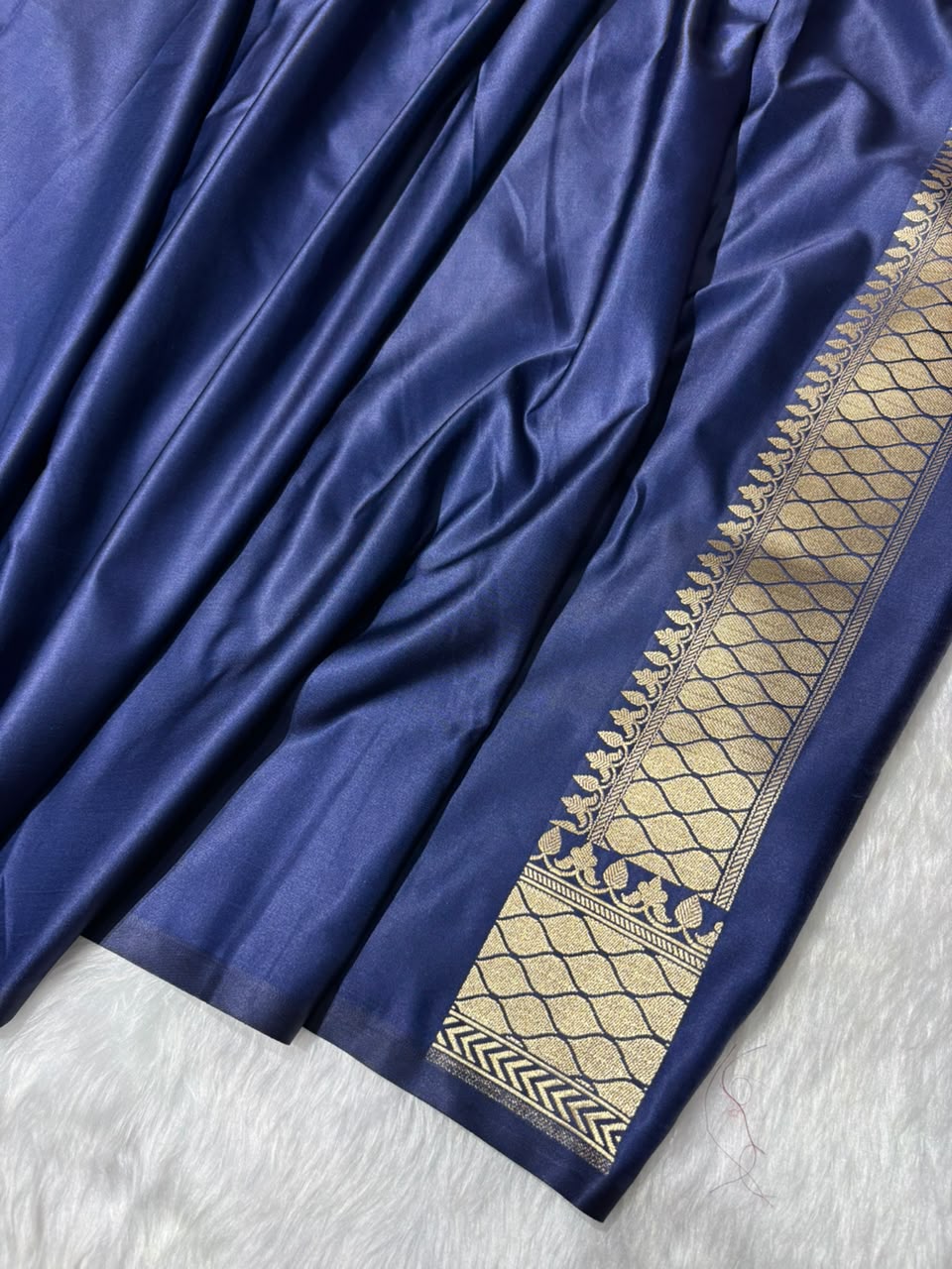 Navy Blue Shades Minakari Jaal Pattern Mashru Silk Saree